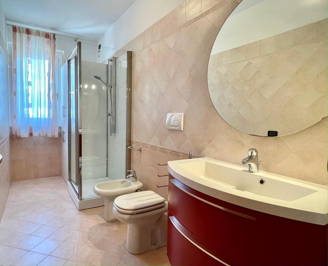 Sunset Boutique Apartment Marina di Massa Esterno foto