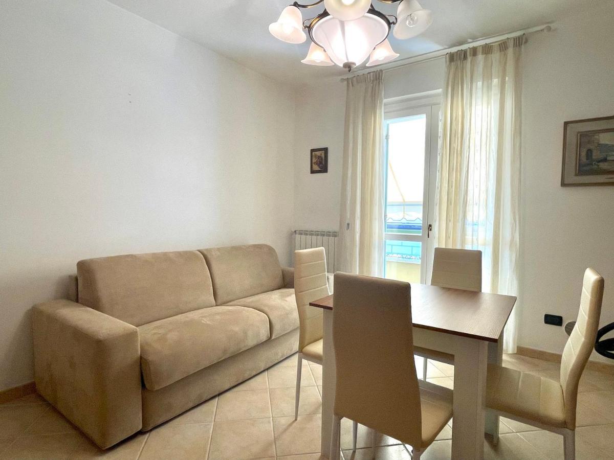 Sunset Boutique Apartment Marina di Massa Esterno foto